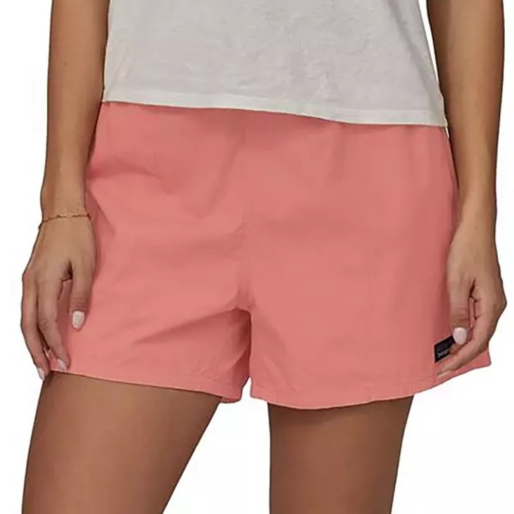 Patagonia Women’s Shorts Funhoggers 4" Inseam in Sunfade Pink M / L